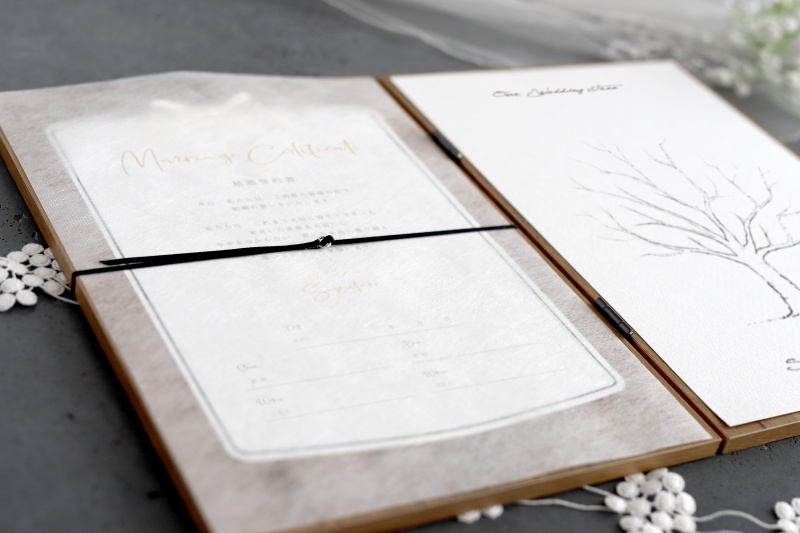 木製ブック型の結婚証明書とウェディングツリー - フィーノ