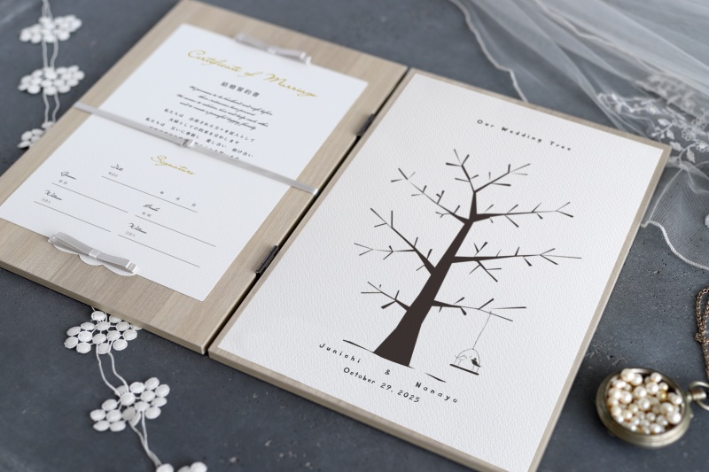 木製ブック型の結婚証明書とウェディングツリー フィーノ