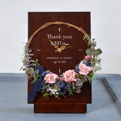 母の日のプレゼント 木製パネルの花時計・プレミアム 木製パネルとリースの時計／プレミアム・ローズ