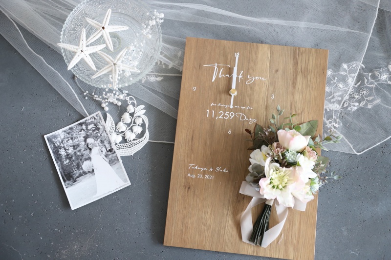 結婚記念品や新築祝い開店祝いのブーケの花時計のお花イメージ
