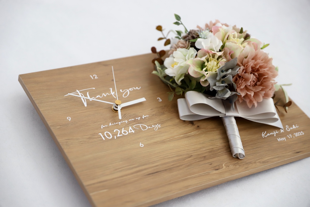 結婚記念品の花時計の印字例イメージ
