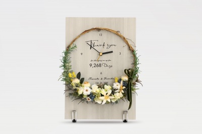 退職祝い・送別会のプレゼント 木製パネルの花時計 木製パネルとリースの花時計／クリア・ペール
