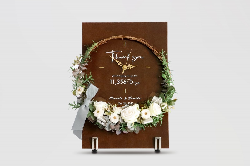 結婚記念日におすすめ：木製パネルとリースの花時計／プレミアム・スノーの正面イメージ
