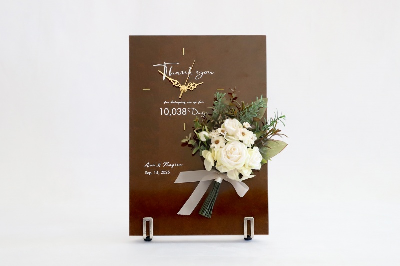 結婚式や退職の記念品に人気の花時計の正面イメージ